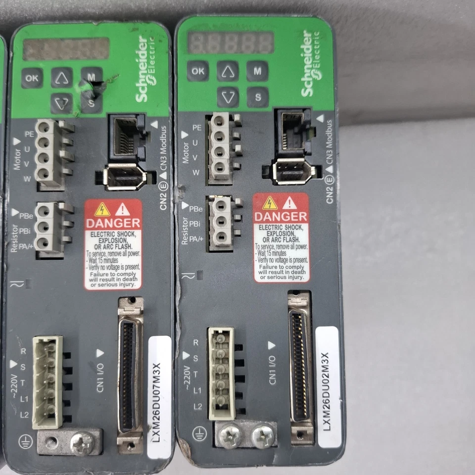 Schneider LXM28AU07M3X, LXM26DU02M3X, LXM26DU02M3X, LXM26DU02M3X, LXM26DU07M3X